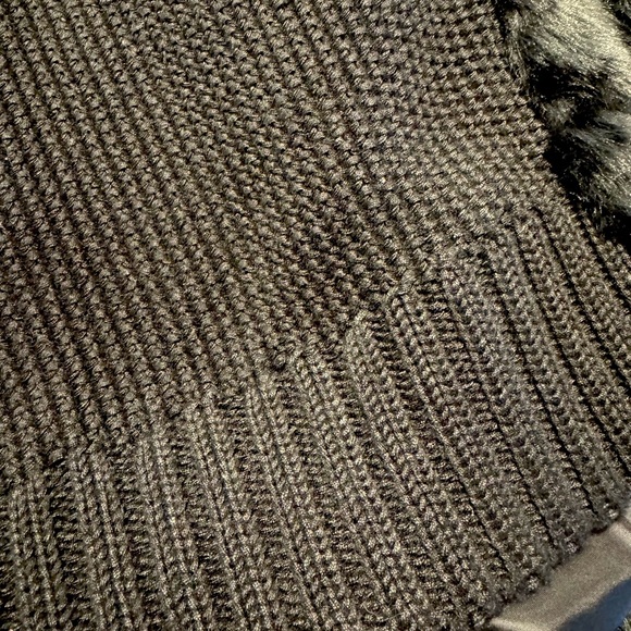 Fur Vest w/ pockets - Picture 3 of 5